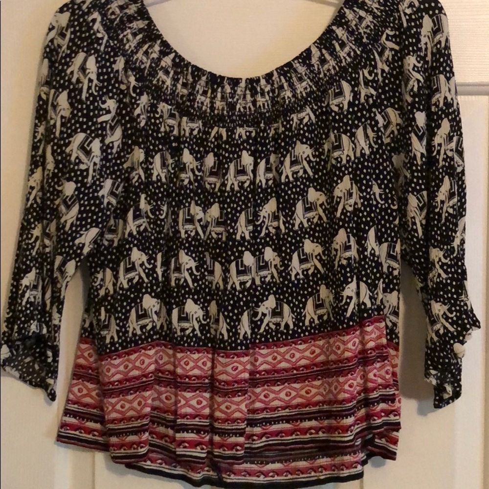 So cute! Love the pattern of this shirt